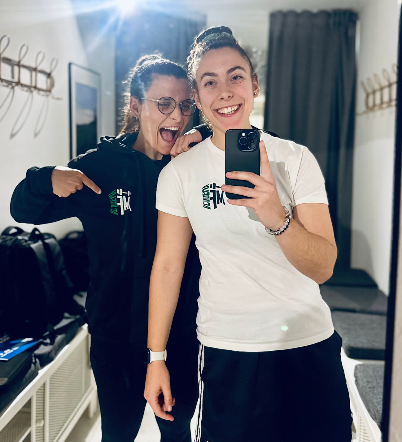 Equipa MFAcademy — Mariana Ferreira e Salomé Mendes